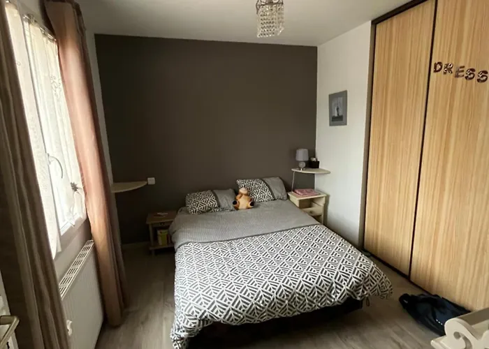 Maison Familiale De Plain Pied, Grande Cour, Velos, Tres Bien Equipee Nyaraló *