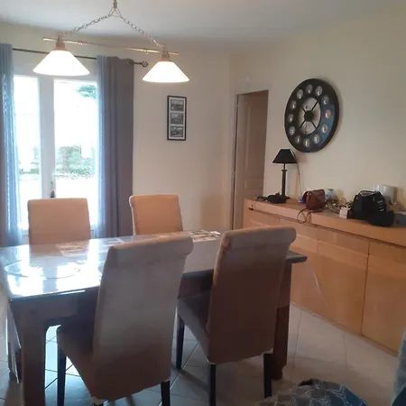 Holiday home Maison Familiale De Plain Pied, Grande Cour, Velos, Tres Bien Equipee *