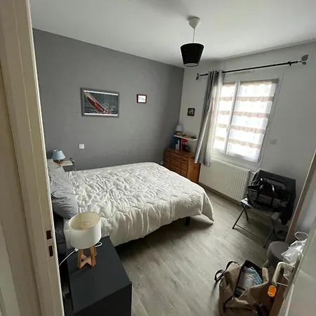 Maison Familiale De Plain Pied, Grande Cour, Vélos, Très Bien équipée *